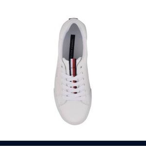 NWOB*** Women's Tommy Hilfiger Lamiss Sneaker, Size 6